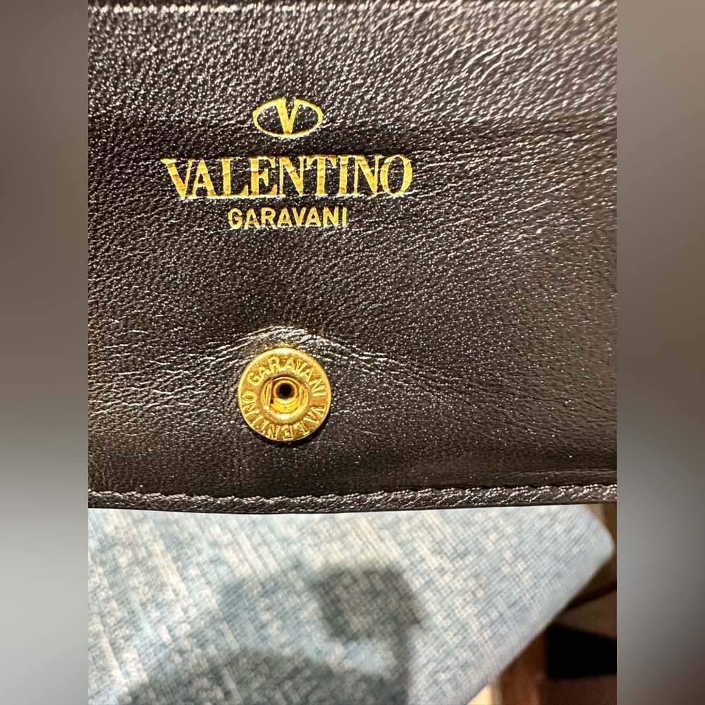 Valentino Garavani Romanstud Wallet - Picture 8 of 15
